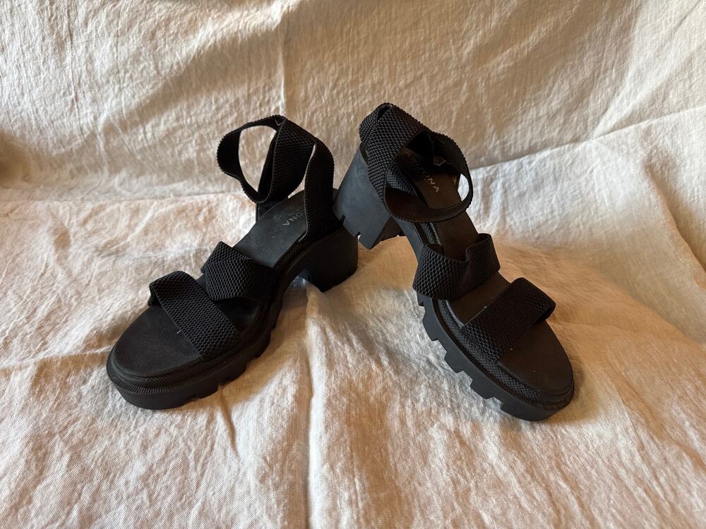 Vintage 90s Arizona Jeans Black Chunky Woven Block Heel Sandals size 7.5